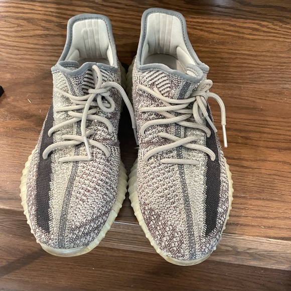 Adidas Yeezy Zion men sneakers for sale. Good condition. Size 10 1/2 US #yeezy - Picture 2 of 4